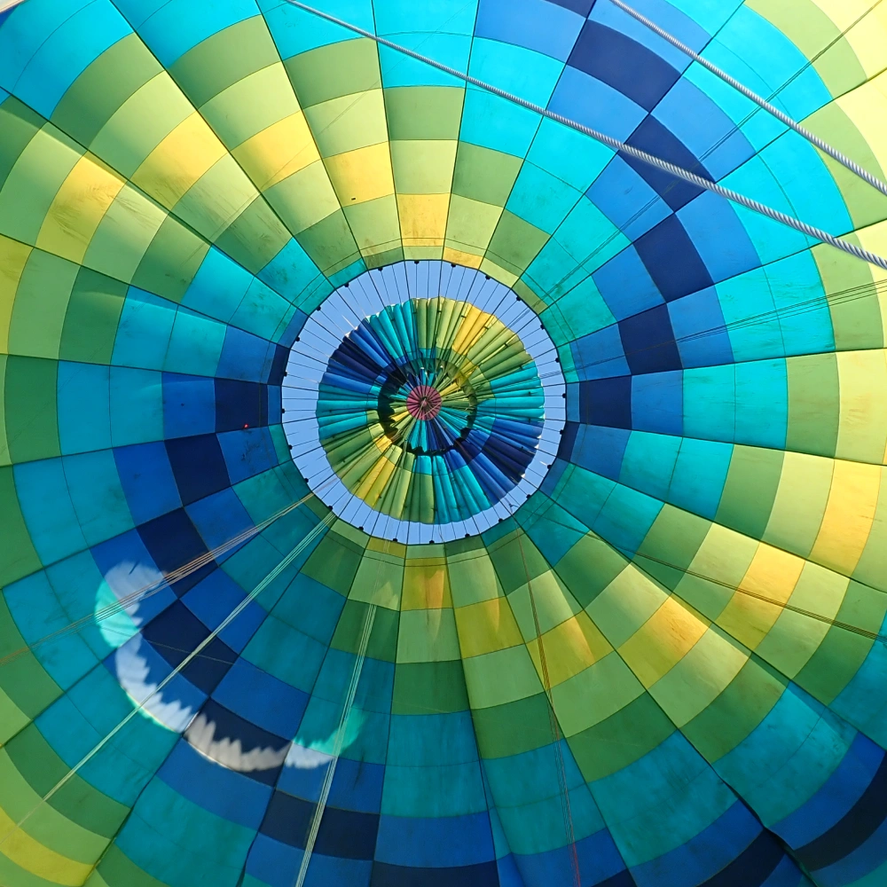 The-Invention-of-the-Hot-Air-Balloon_-Who-When-and-Why_-1.webp
